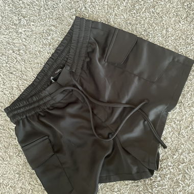 Short cargo neri Zara