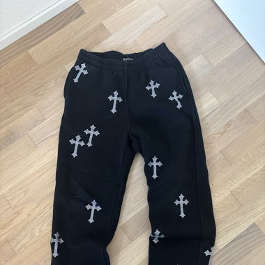 BAE Jogginghose schwarz mit Kreuzmustern