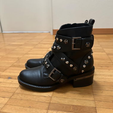 Guess Boots Size 38