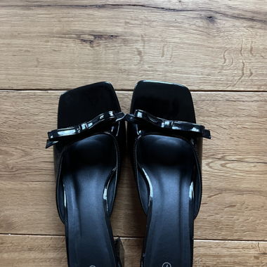 Hohe Sandalen