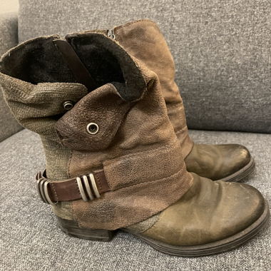 Braune Damenstiefel Gr. 37