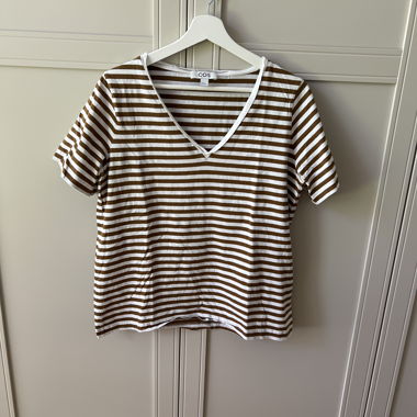 T-shirt COS a righe