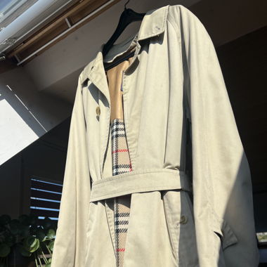 Burberry Trench coat 