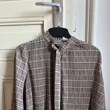 Blouse plissée tartan avec col montant