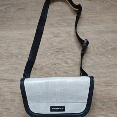 Freitag Tasche Jamie F40 weiss 