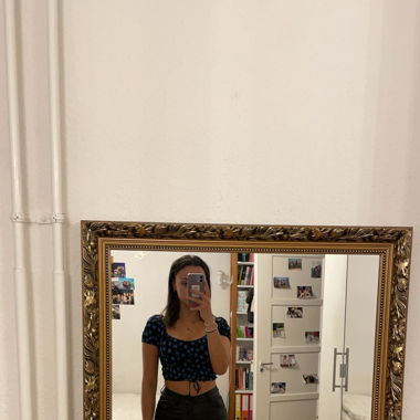 flowery crop top