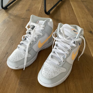 Nike Dunk Sneaker
