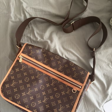 Louis Vuitton Messenger Bag