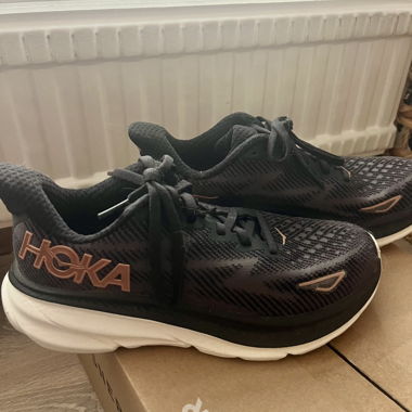 Hoka Clifton 9