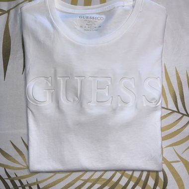 T-Shirt Guess