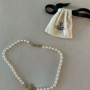 Choker perlé en or de Vivienne Westwood