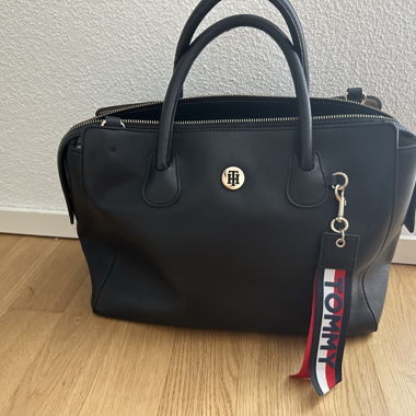 Tommy Hilfiger handbag