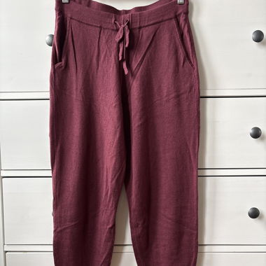 Burgundy-Feinstrick-Jogginghose aus 100% Wolle