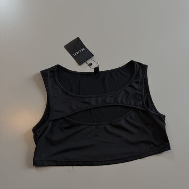 SOLADO Sleeveless Black Top