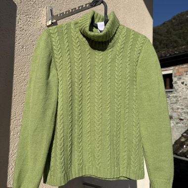 vintage green sweater