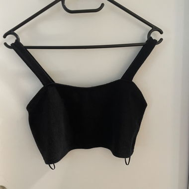 Spedizione gratuita Top corto Zara nero a coste con spalline