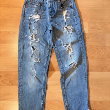 Destroyed Jeans