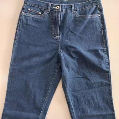 Bader Jeans - Capri 38/40 mit Stickerei 