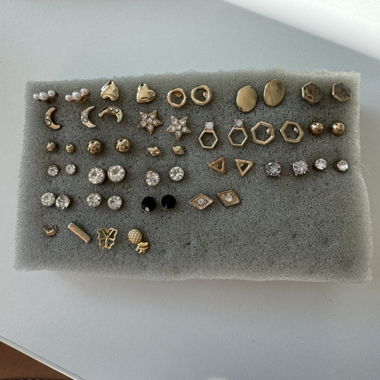 gold earrings