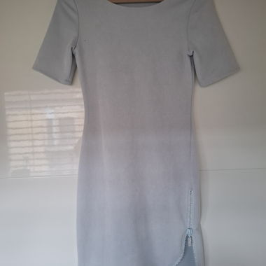 Graues Kleid mit Reissverschluss