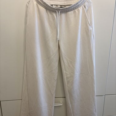 Weisse Relaxed-Hose