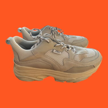 Won Hundred Dad Shoes