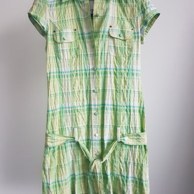 Bershka Kurzkleid in Hellgrün