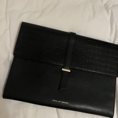 IDEAL OF SWEDEN Noa Computer Sleeve 16" Neo Noir Croco
