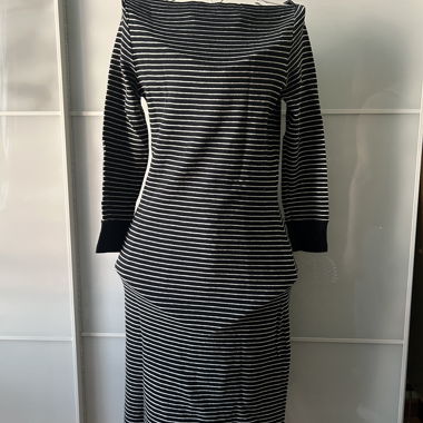 Kleid mit Schwarz-Weiss-Streifen