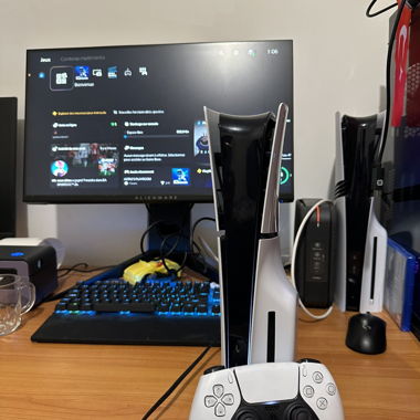 PlayStation 5 Konsole mit Controller