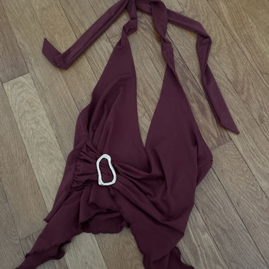 Bordeauxfarbenes Halter-Top