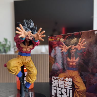 Figurine Goku SSJ 4 DBGT