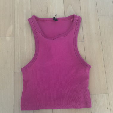 Top rosa senza maniche