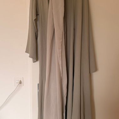 Abaya beige d’Arabie saoudite