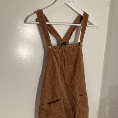 Latzkleid