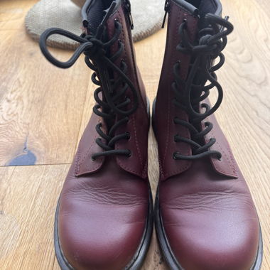 Bordeaux red lace-up boots with zipper