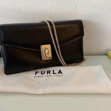 Furla Umhängetasche schwarz