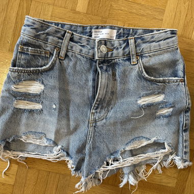 Destroyed Jeansshorts
