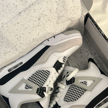 Jordan 4 Military black