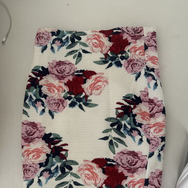Rock mit Blumen 