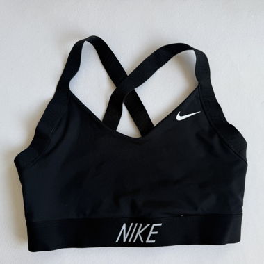 Nike sports bra black