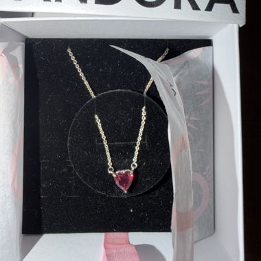 Collana Pandora con cuore rosso