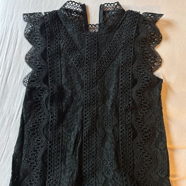 Blouse en dentelle noire