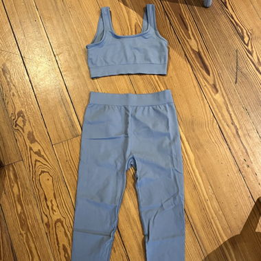 Ensemble de sport (haut S / bas M) 