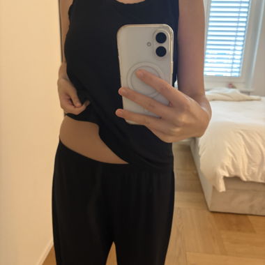 Schwarzes Tanktop