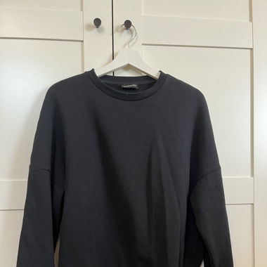 schwarzer pullover