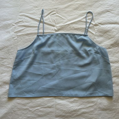 Croptop in Seidenoptik