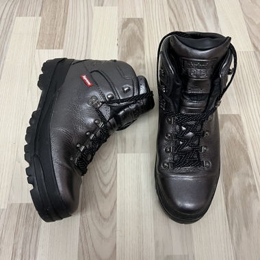 Supreme World Hiker