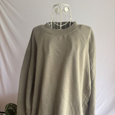 beiger langarm Pullover