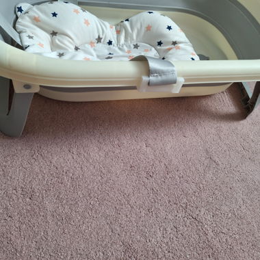 Baby bath tub with seat
